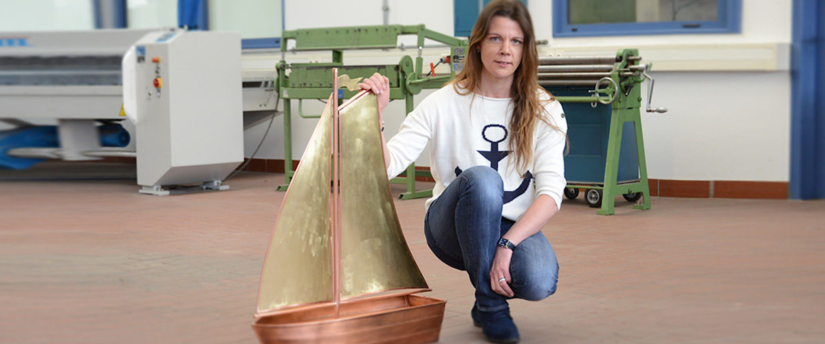 Die Frau mit dem Goldenen Hammer