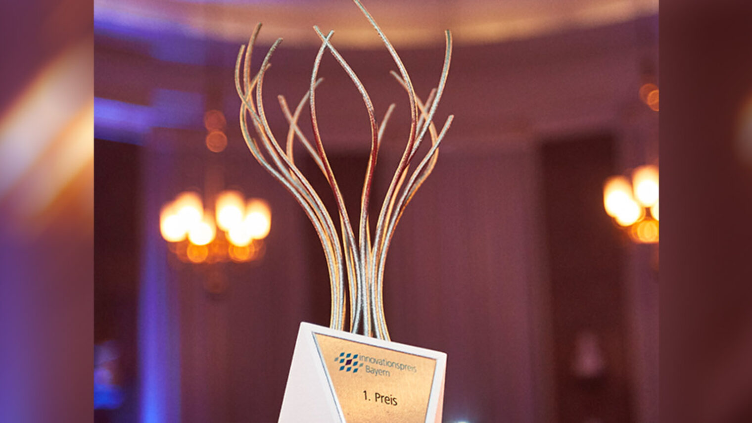 Preis/Trophäe des Innovationspreises Bayern