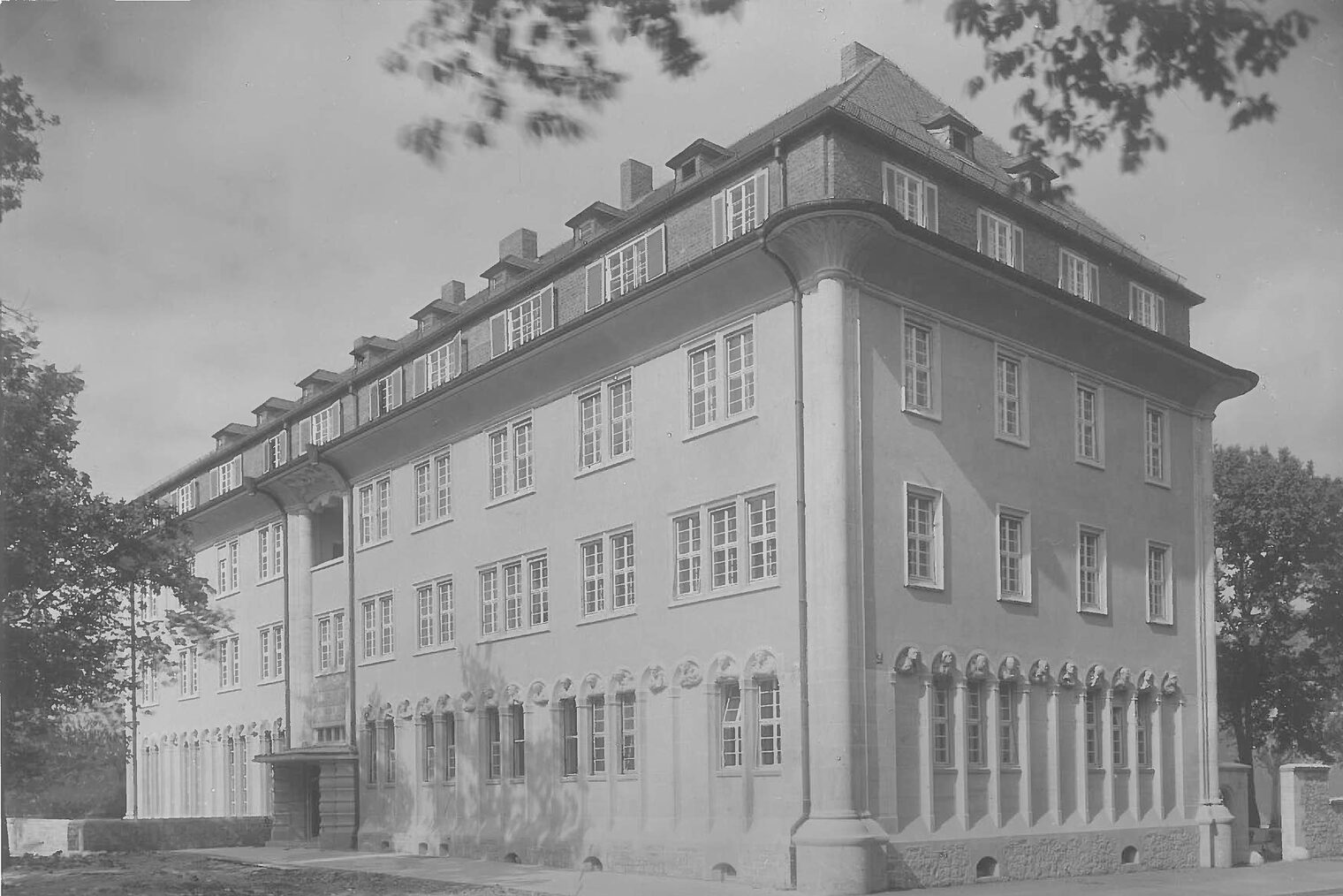 Das Kammergebäude kurz nach seiner Eröffnung 1926, Foto schwarz/weiß