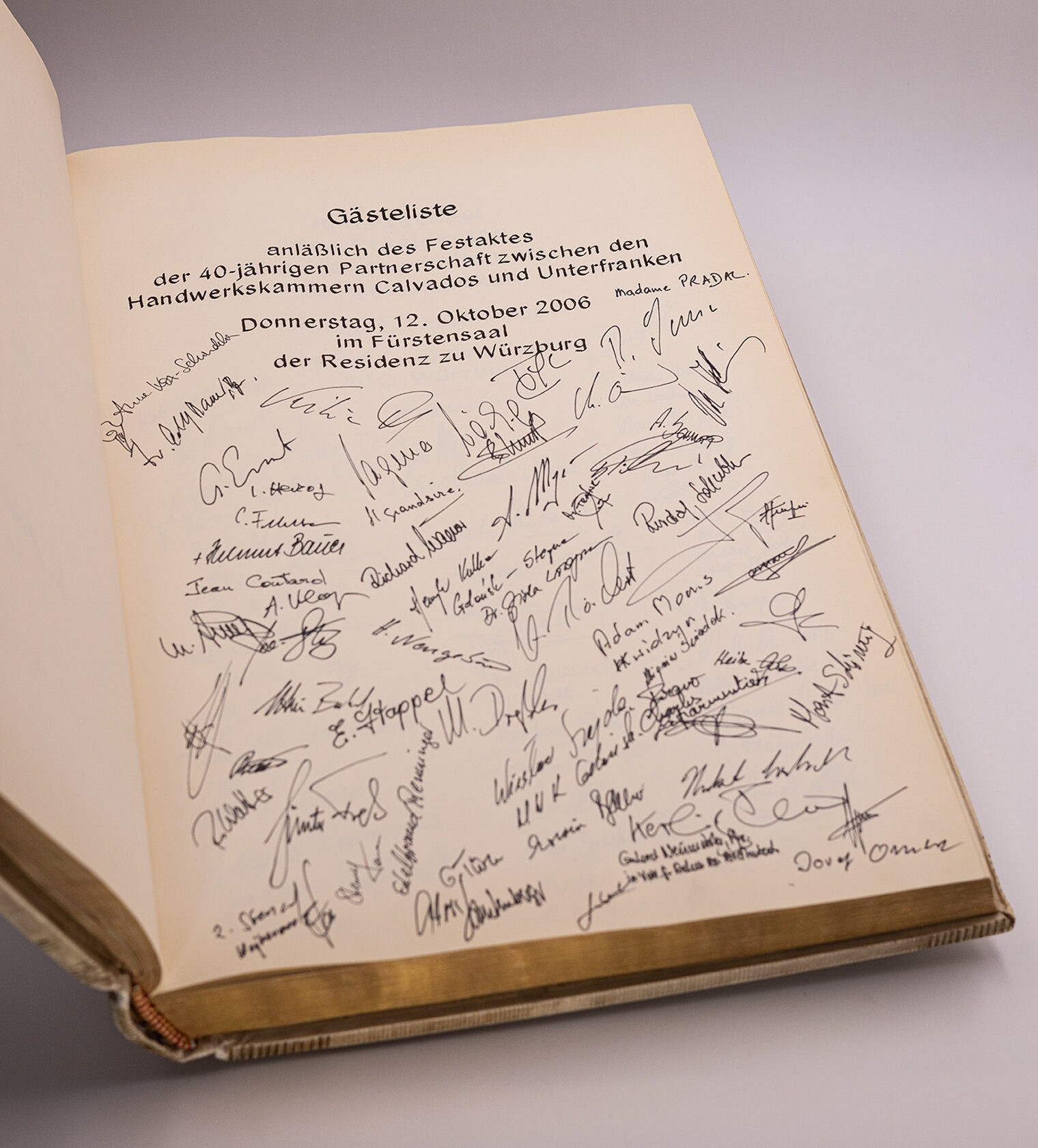 Eintrag im goldenen Buch der Handwerkskammer, anlässlich des 40-jährigen Jubiläums der deutsch/französischen Parnterschaft