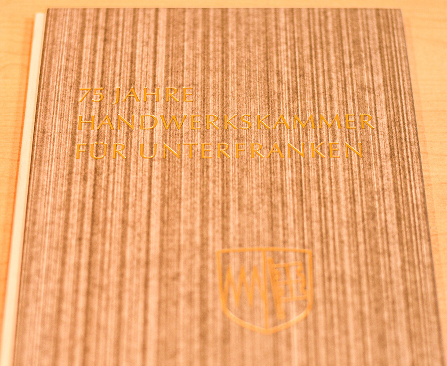 Foto des Hefts für 75 Jahre Handwerkskammer