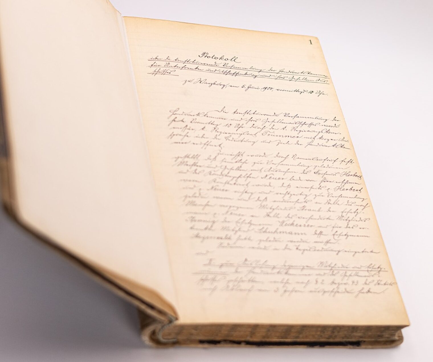 Ein Foto des Gründungsprotokolls der Handwerkskammer für Unterfranken