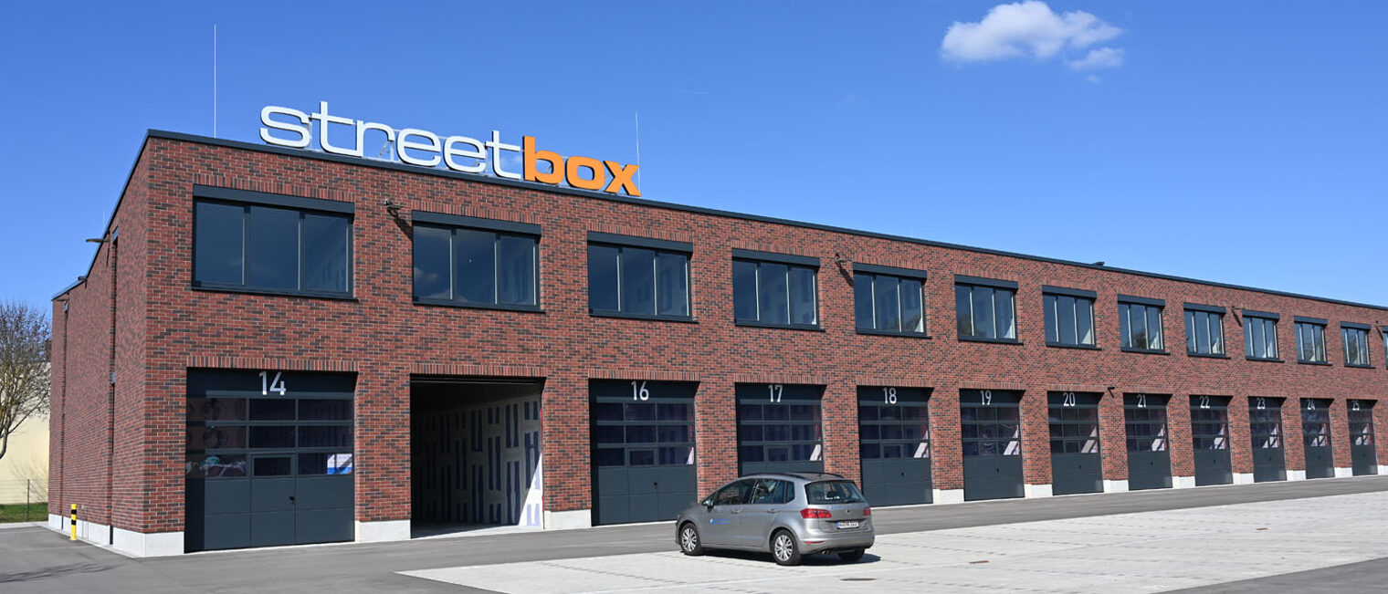 Handwerkerhof Niederwerrn Totale von Gewerbegebäude